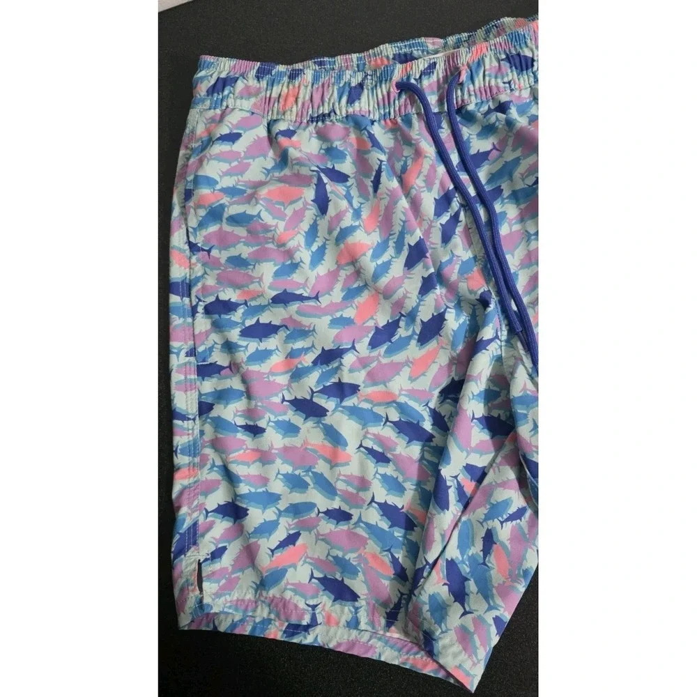 2 Vineyard Vines Pink & Blue Print 7in Printed Chappy Swim Trunks XS Men EUC‎